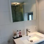 Canal View Bed and breakfast