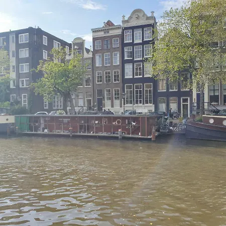 Canal View Bed and breakfast