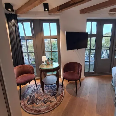 Canal View 4*